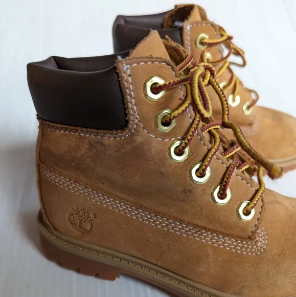 TIMBERLAND wheat high top primaloft boots