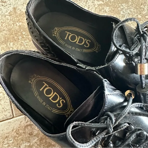 Tods Black Tassel leather Loafers