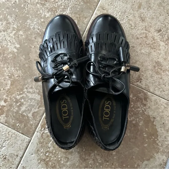 Tods Black Tassel leather Loafers