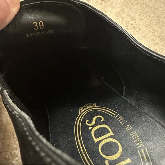 Tods Black Tassel leather Loafers