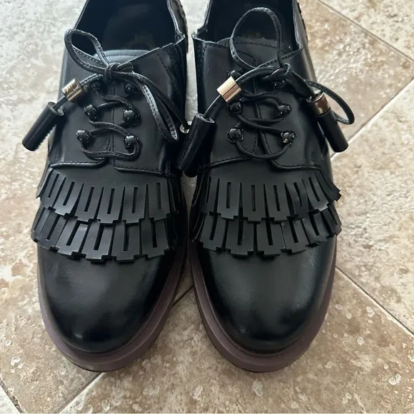 Tods Black Tassel leather Loafers