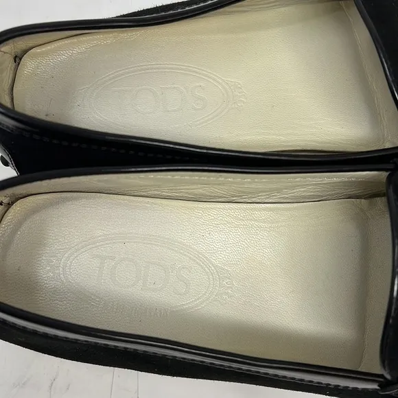 TOD’S Sz 38.5 Black Velvet and Leather Slip On Moccasin Loafers Shoes