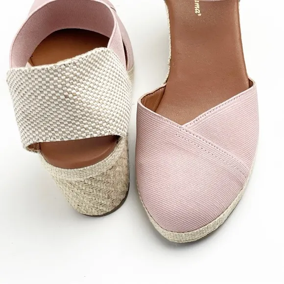 TOMMY BAHAMA Amalia Rose Almond Toe Elastic Ankle Strap Wedge Sandals, Size 7.5