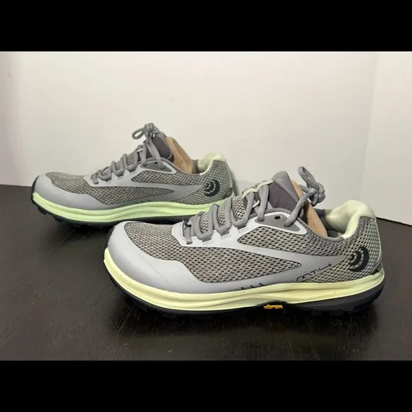 Topo Athletic MT-4 Trail Running Shoes Sneakers Heather/Mint Womans Size 8