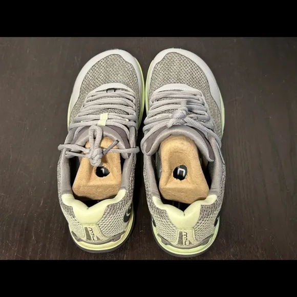 Topo Athletic MT-4 Trail Running Shoes Sneakers Heather/Mint Womans Size 8