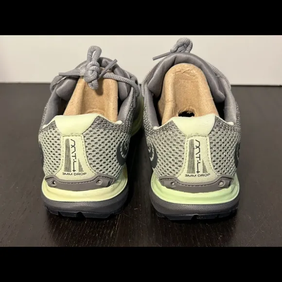 Topo Athletic MT-4 Trail Running Shoes Sneakers Heather/Mint Womans Size 8