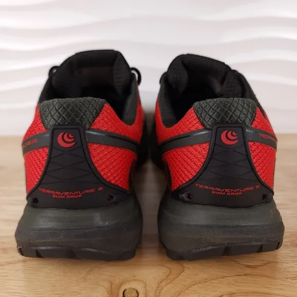 Topo Athletic Terraventure 2 Sneakers Mens Size 8.5 Black Red Trail Running Shoe