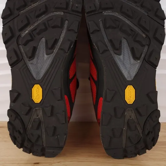 Topo Athletic Terraventure 2 Sneakers Mens Size 8.5 Black Red Trail Running Shoe
