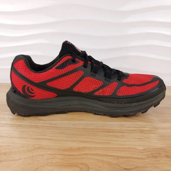 Topo Athletic Terraventure 2 Sneakers Mens Size 8.5 Black Red Trail Running Shoe