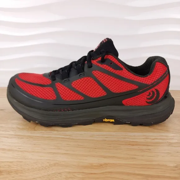 Topo Athletic Terraventure 2 Sneakers Mens Size 8.5 Black Red Trail Running Shoe