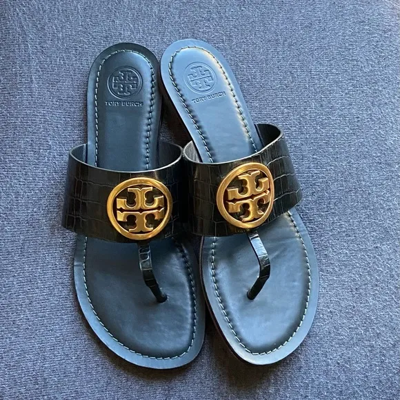 Tory Burch Benton Band flat sandals size 7m.