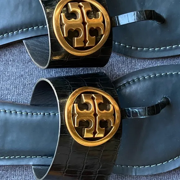 Tory Burch Benton Band flat sandals size 7m.