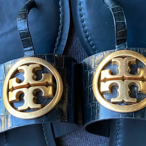 Tory Burch Benton Band flat sandals size 7m.
