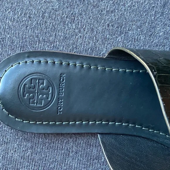 Tory Burch Benton Band flat sandals size 7m.