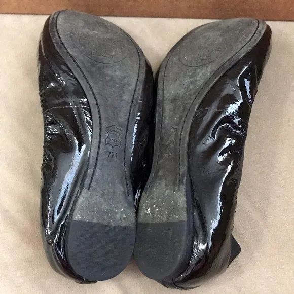 TORY BURCH BLACK FLATS SIZE 7 US