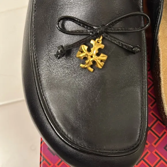 Tory Burch Black Leather Loafers with Gold Hardware. Rarely worn size 8.5
