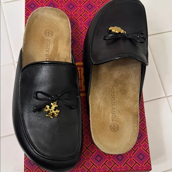 Tory Burch Black Leather Loafers with Gold Hardware. Rarely worn size 8.5