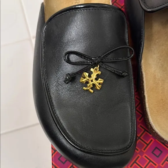 Tory Burch Black Leather Loafers with Gold Hardware. Rarely worn size 8.5