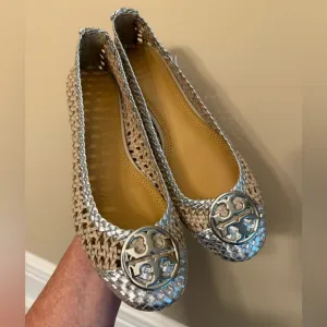Tory Burch Chelsea Metallic Woven Leather Cap Toe Flats in Taupe/Silver, Size 8.