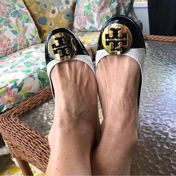 Tory Burch Claire Cap Toe Ballet Flats Black &amp; White with Gold T Logo Women’s 8