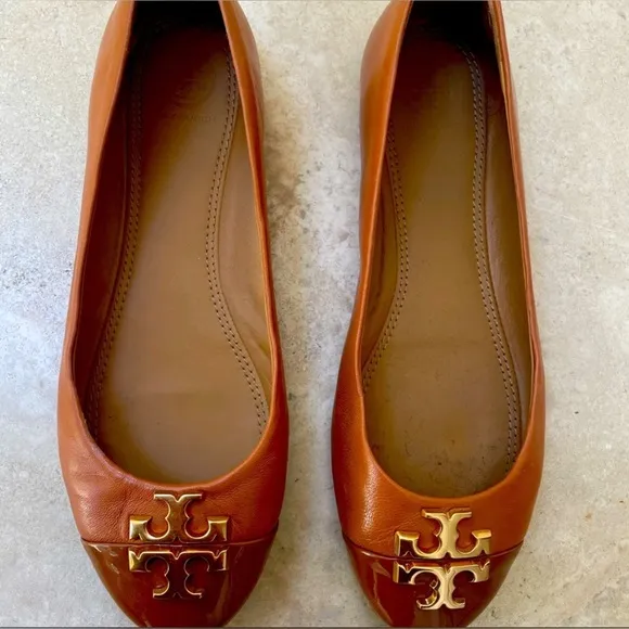 🍒TORY BURCH- Claire Leather Medallion Ballerina Flat