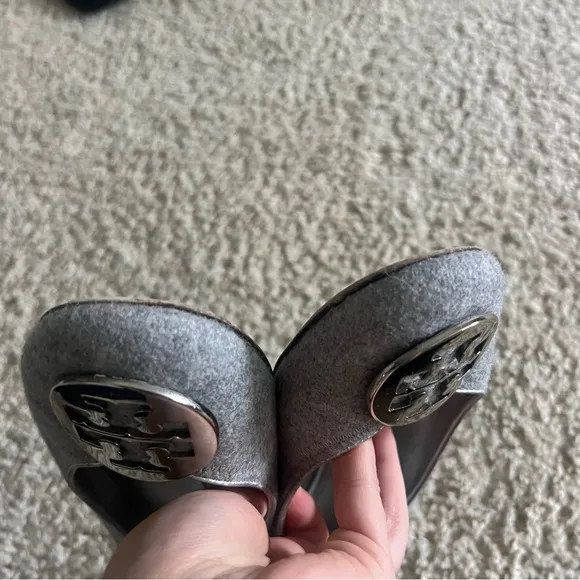 Tory Burch grey flats