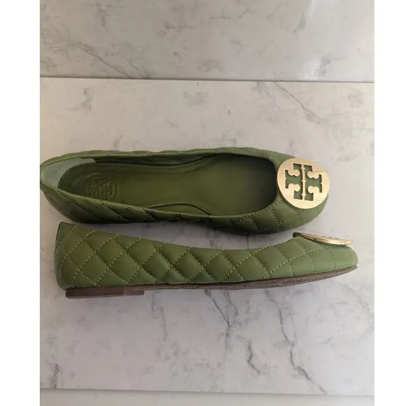 Tory Burch leather Reva Quinn Green Quilted flats gold logo medallion size 7