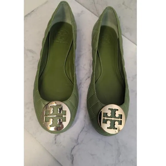 Tory Burch leather Reva Quinn Green Quilted flats gold logo medallion size 7