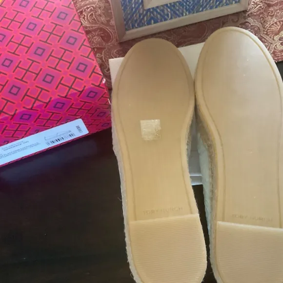 Tory Burch t monogram patent Espadrilles in gardenia, BNIB,msrp$268