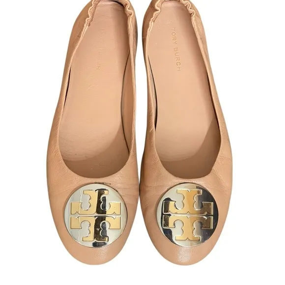 Tory Burch Tan Leather Flats with Gold Medallion size 6M Great used