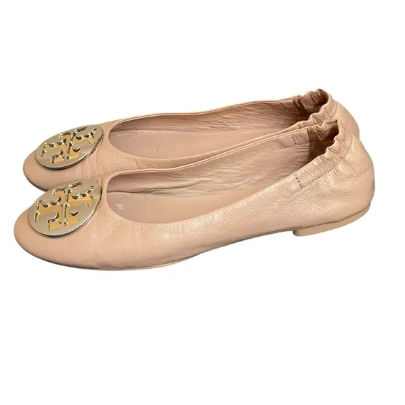 Tory Burch Tan Leather Flats with Gold Medallion size 6M Great used