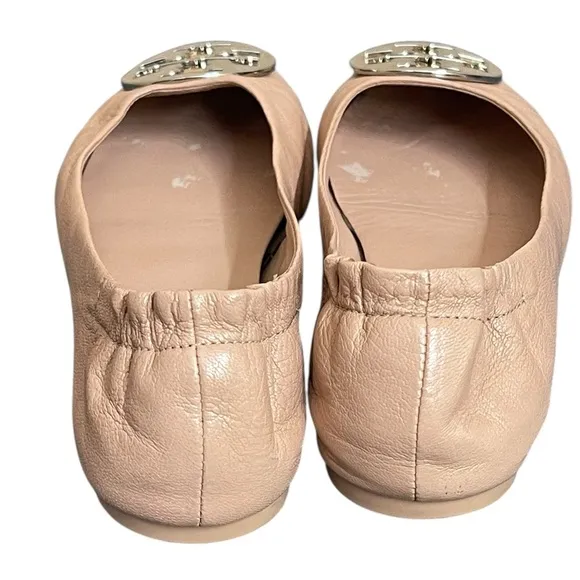 Tory Burch Tan Leather Flats with Gold Medallion size 6M Great used