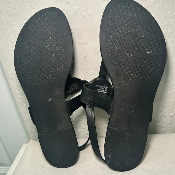 Tory Burch Women's Sz 7 Bryce Black Leather Ankle Strap Flat Thong Sandals