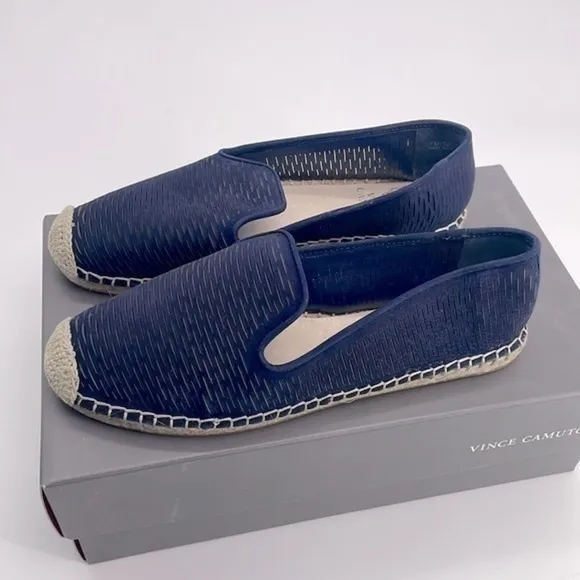 UEC Vince Camuto Navy blue leather flat loafer style espadrilles in box size 7