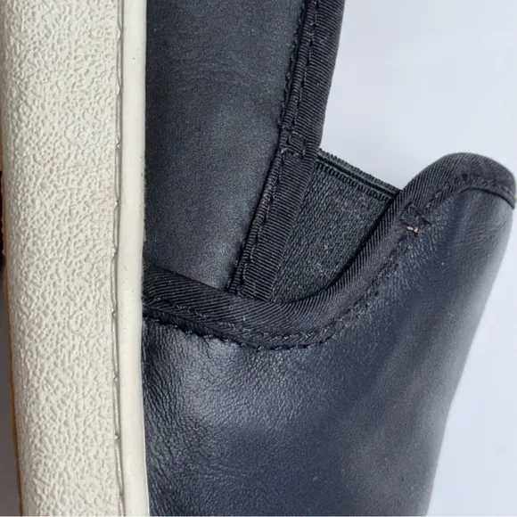 UGG Black CAS Slip-On Trainer Leather Upper with Suede Paneling EVA Cushioning 8
