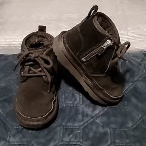 UGG boys Neumel boots