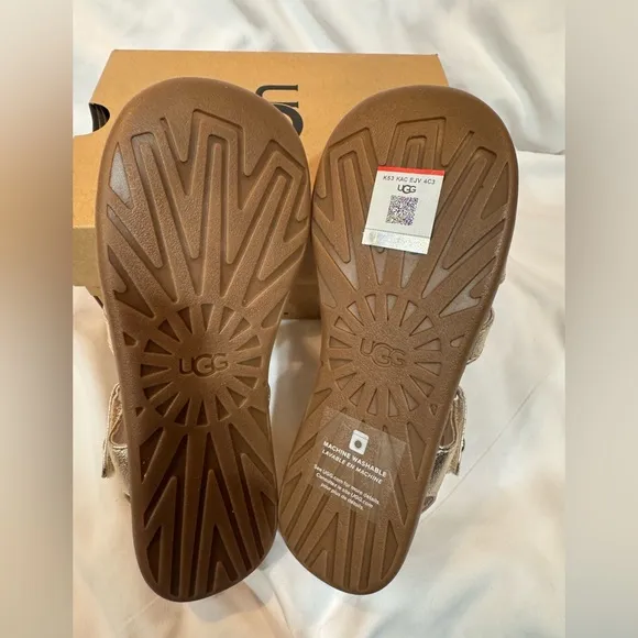 UGG girls sandals