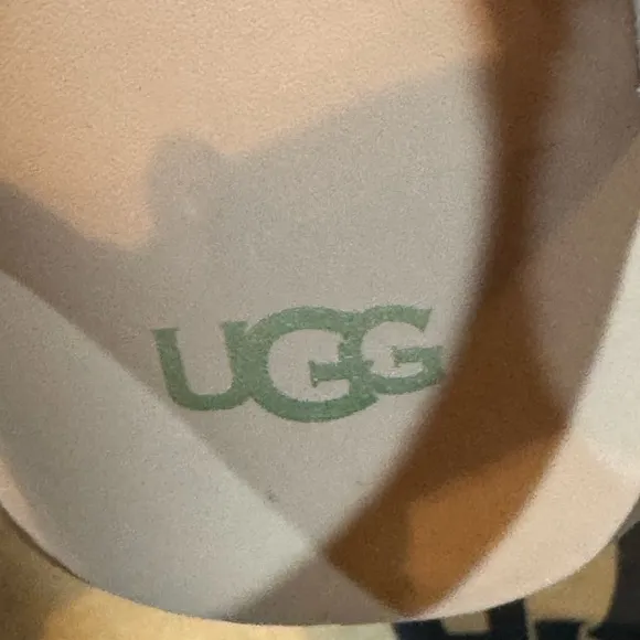 UGG girls sandals