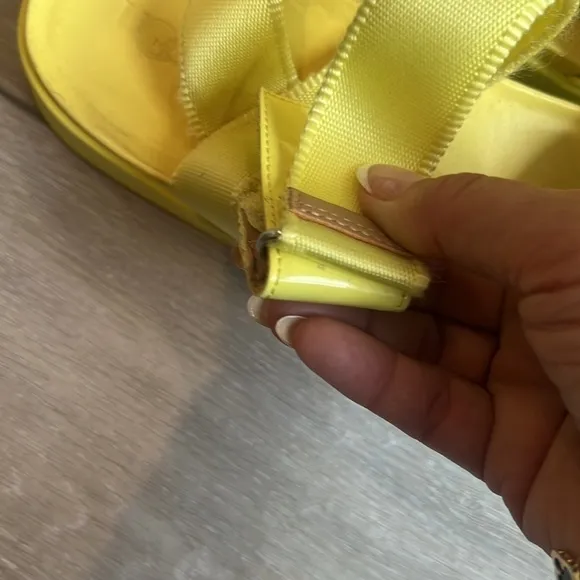 Ugg Lennox lemon yellow ankle wrap retro sandals size 8.5