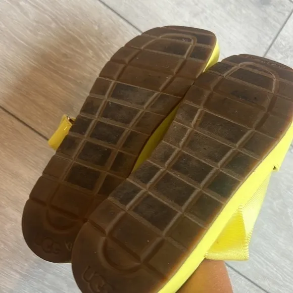 Ugg Lennox lemon yellow ankle wrap retro sandals size 8.5