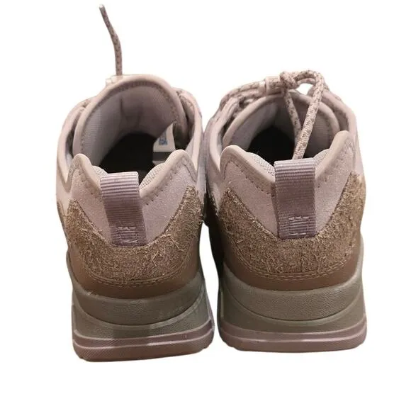 UGGs Women's CapTrail Low in Pale Smoke New Size 9