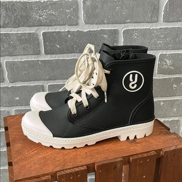 Undercover Black and White Rainker High-Top Boot Womens Size 8