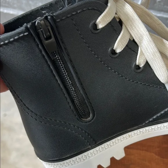 Undercover Black and White Rainker High-Top Boot Womens Size 8