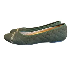 Vaneli Olive Green Slip on flats Womens Shoes Size 8.5 N preowned with box