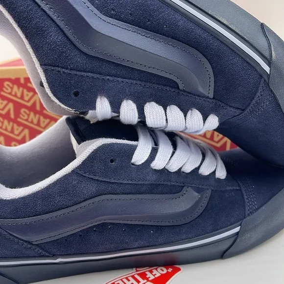 Vans Men’s Knu Skool Utility Mono NavyVN0009QCBX9 Sneakers
