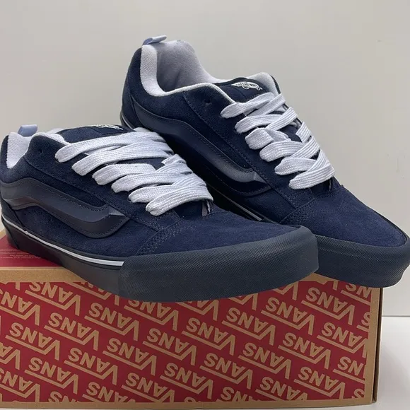 Vans Men’s Knu Skool Utility Mono NavyVN0009QCBX9 Sneakers