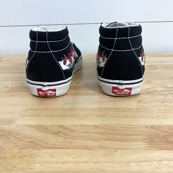 Vans Old Skool Rose Thorns Mid Sneakers, Women’s Size 7