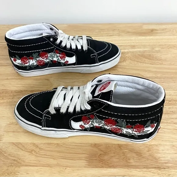 Vans Old Skool Rose Thorns Mid Sneakers, Women’s Size 7