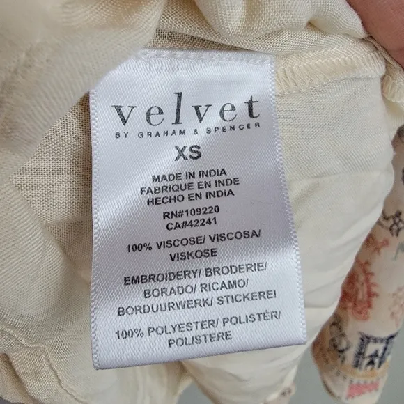Velvet by Graham &amp; Spencer Tawni Embroidered Tunic size XS NWT
