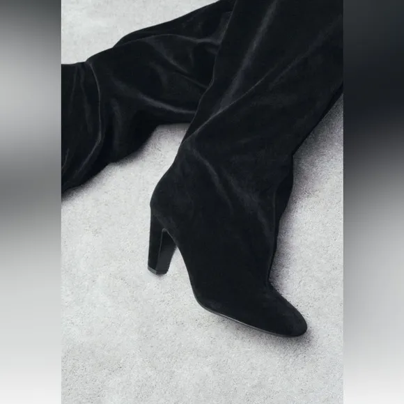 VELVET LOOK HEELED BOOTS
